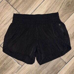 Lululemon Tracker Short V 4”